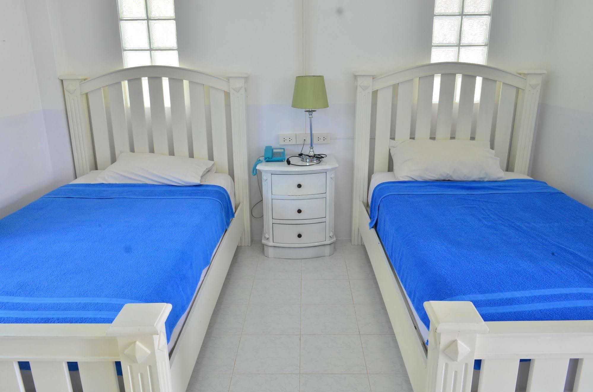 Baansuan Rimnam Resort Krabi town Exteriör bild