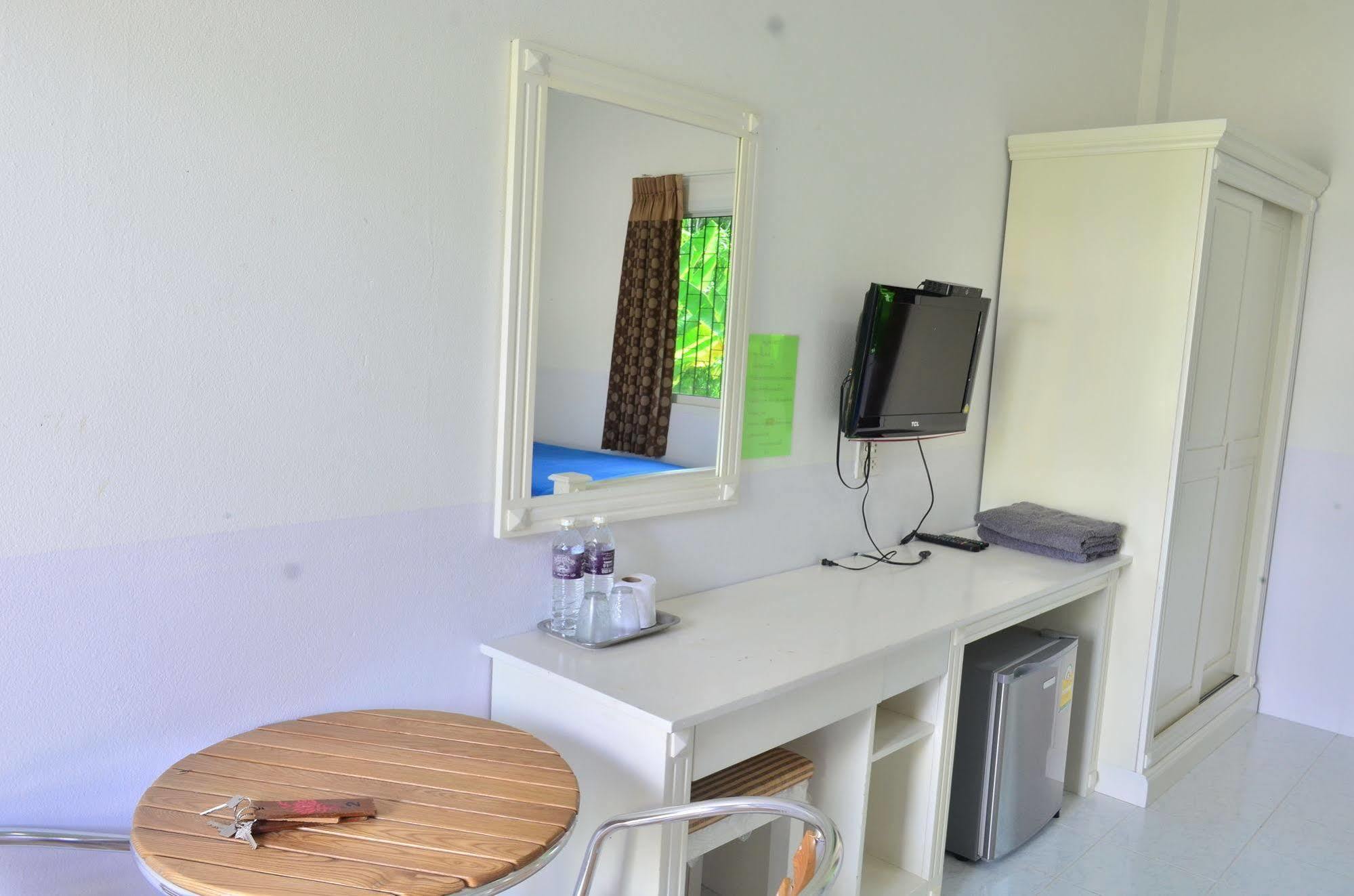 Baansuan Rimnam Resort Krabi town Exteriör bild