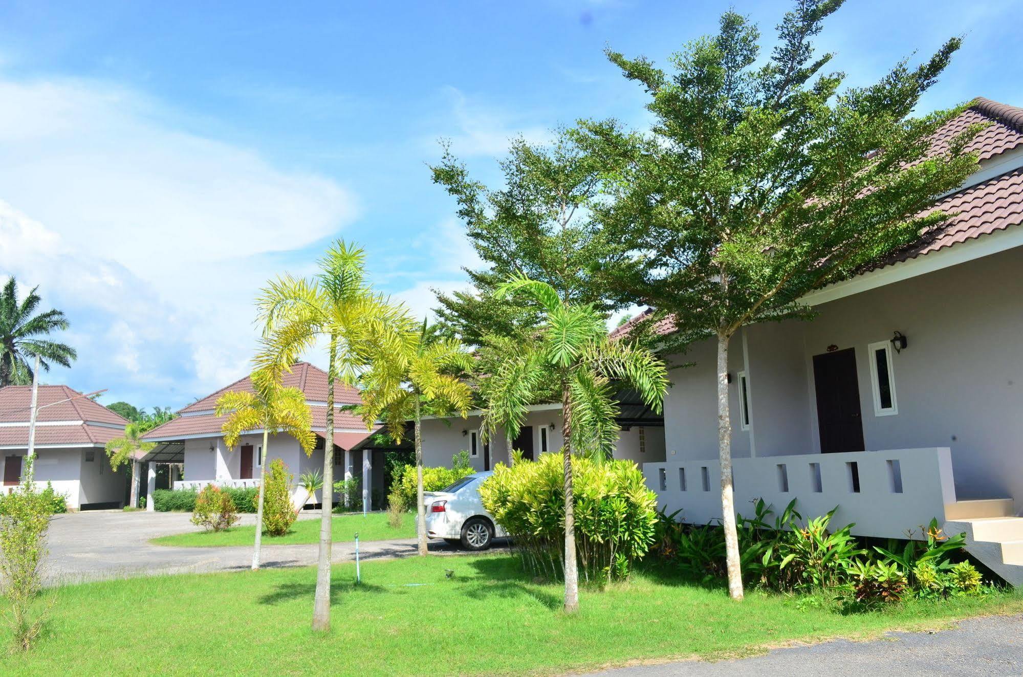 Baansuan Rimnam Resort Krabi town Exteriör bild